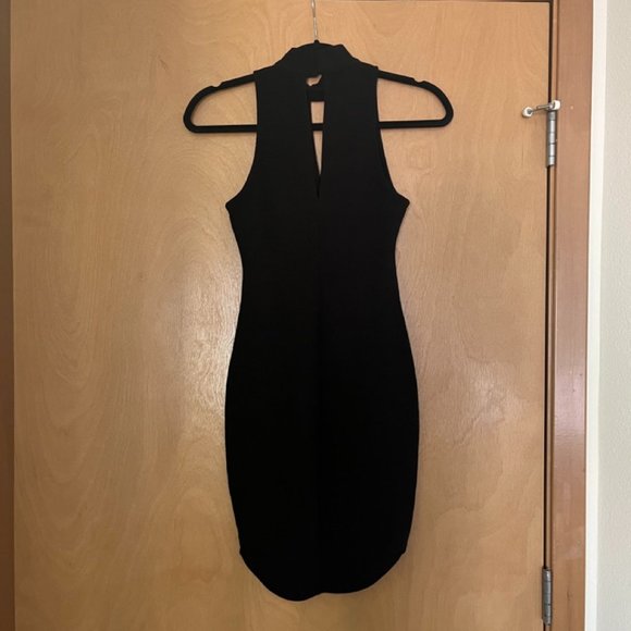 ASTR Choker Ribbed Bodycon Keyhole Dress - Picture 4 of 8